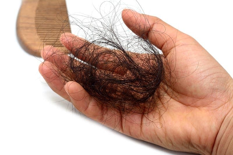 Выпадение волос после расчесывания